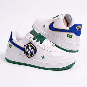 (PROMOÇÃO IMPERDÍVEL!🔥) Nike Air Force 1 Low - Edição Especial Seleção Brasileira + Havaianas Brasil